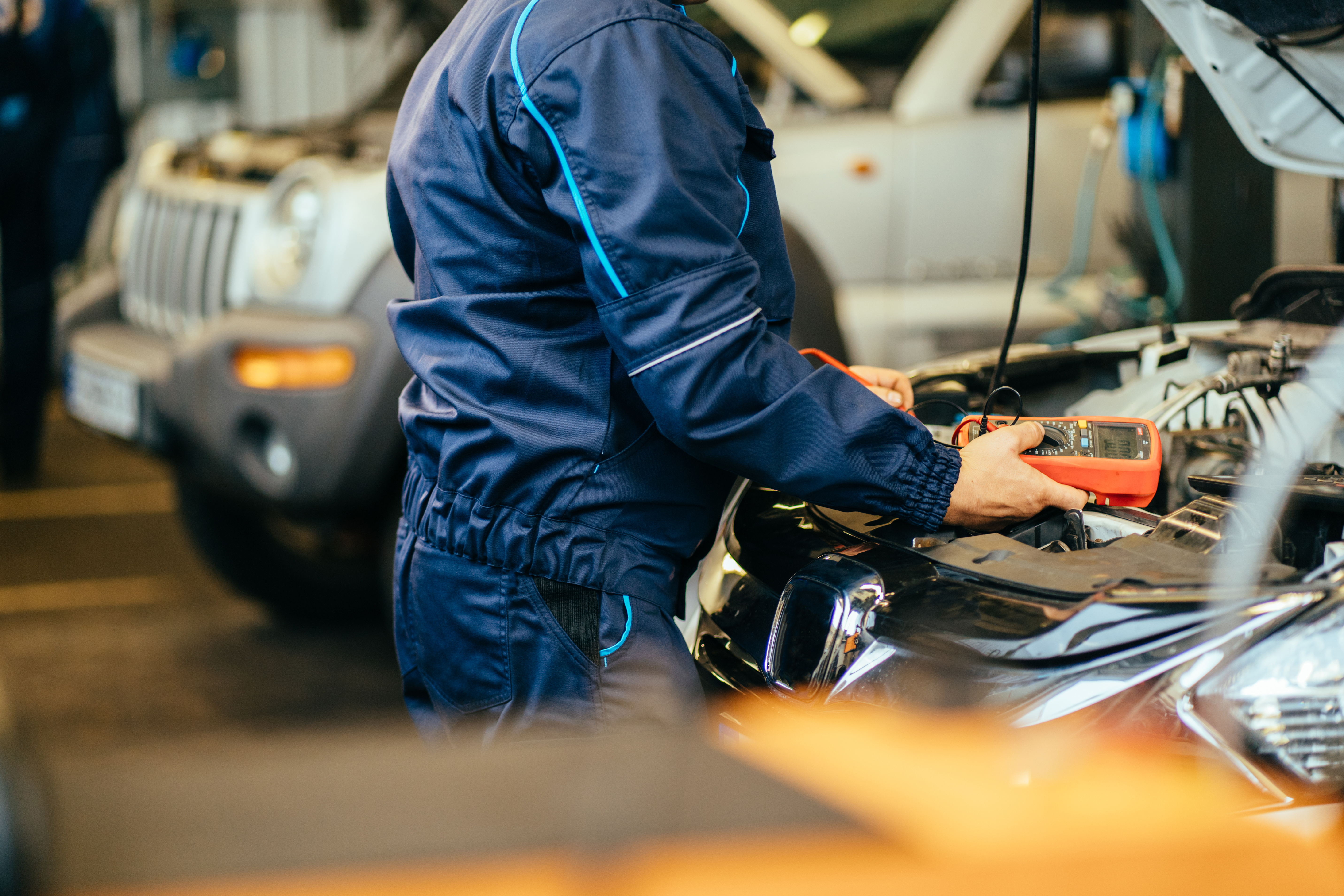 Vehicle diagnostic inspection at IN'n'OUT Autocentres