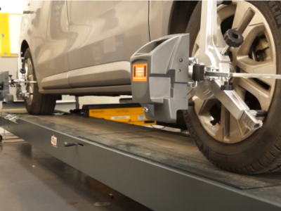 Wheel alignment at IN'n'OUT Autocentres